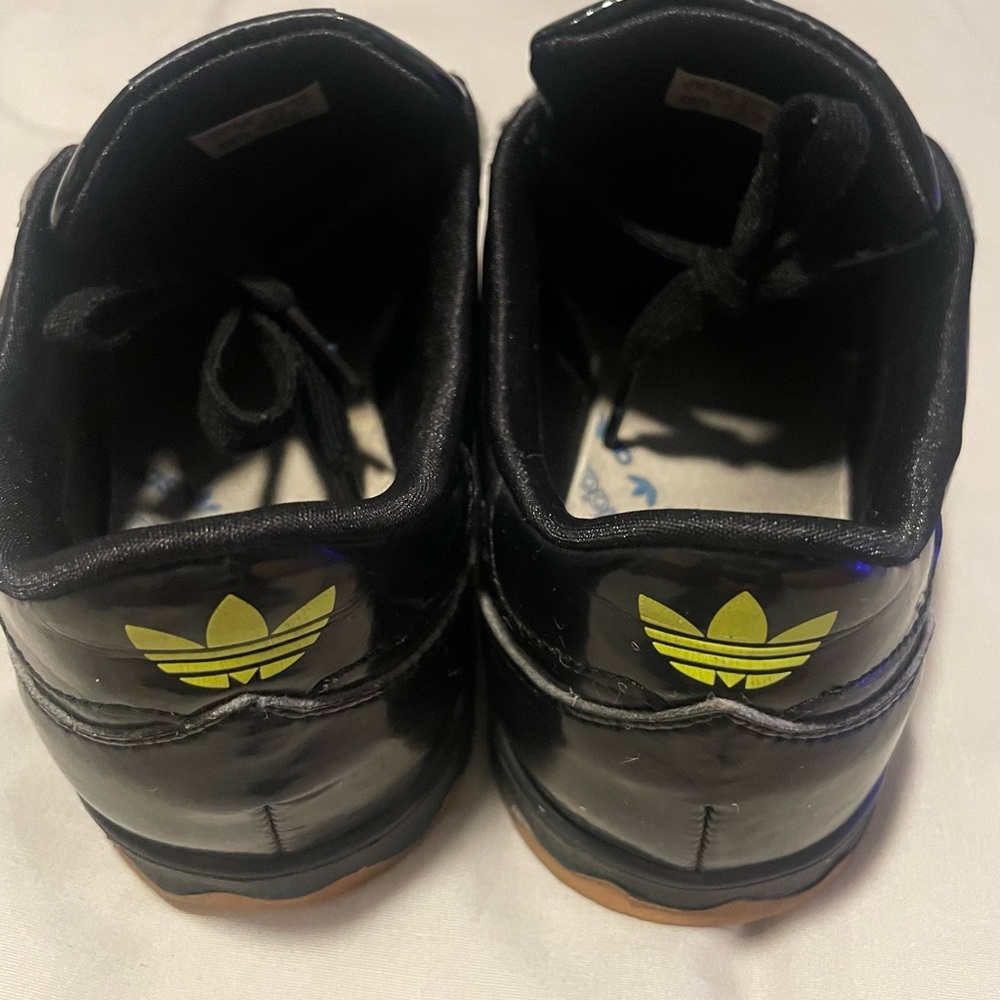 Adidas Women’s Sleek Black Patent Sneakers with Colored Stripes Vintage Size 7 - Picture 5 of 9